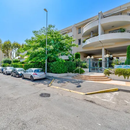 Rez De Jardin A 500 M De La *